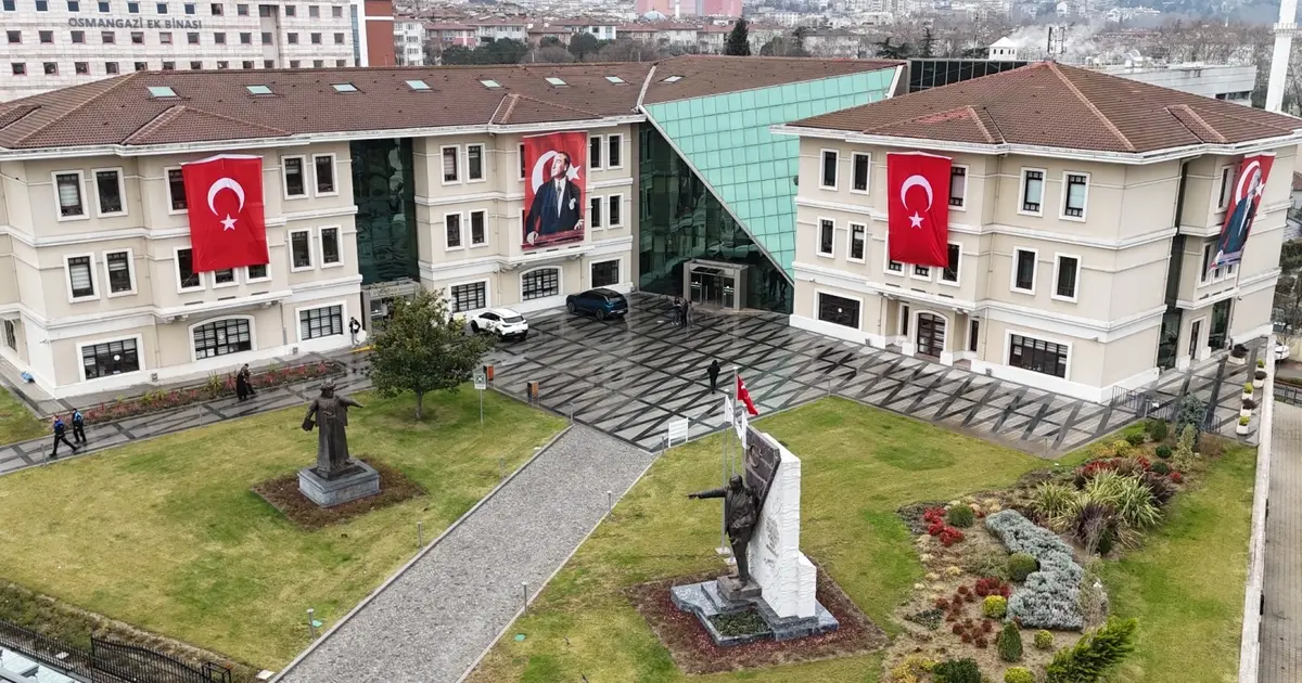 Yeni LED ekran sistemleri Osmangazi Belediye Meydanı'na kurulacak