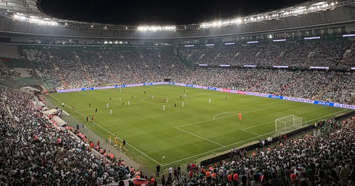 Bursaspor, Iğdır FK maçında 40 bin 850 taraftarla stadyumu doldurdu