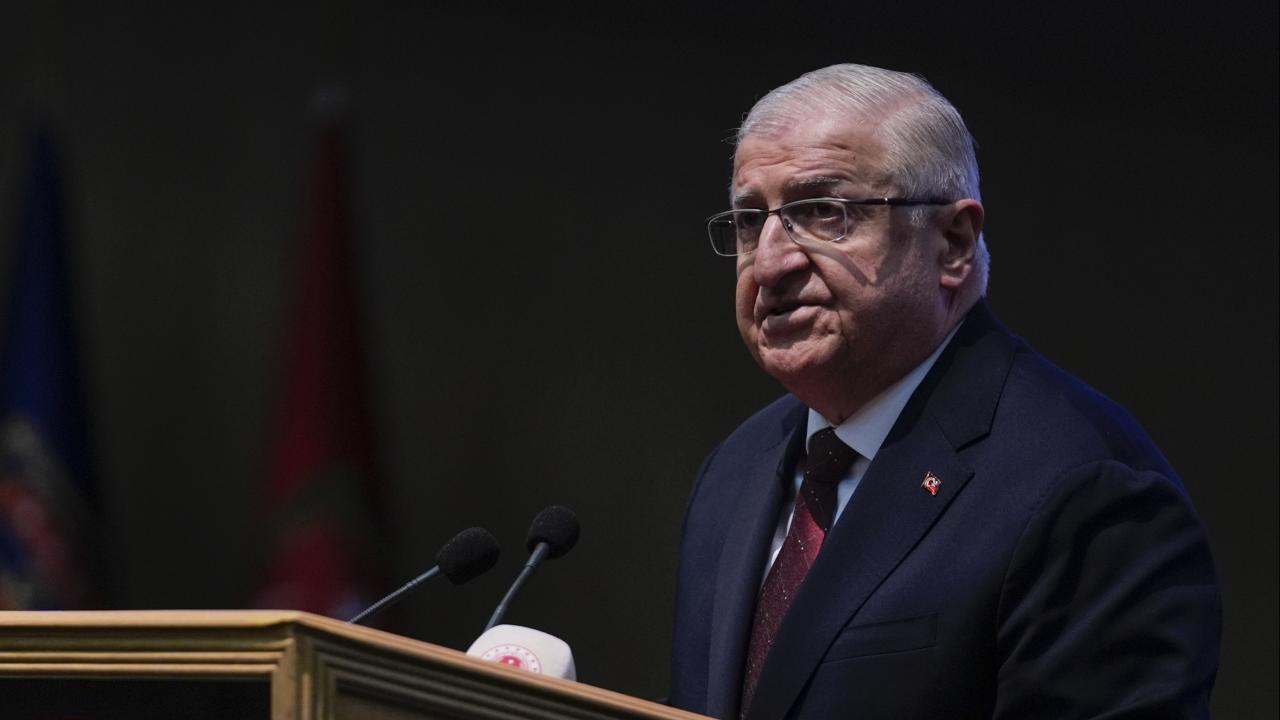 Bakan Güler: Genç projelere destek vererek Deniz Kuvvetlerini güçlendiriyoruz Bakan Güler: Genç projelere destek vererek Deniz Kuvvetlerini güçlendiriyoruz