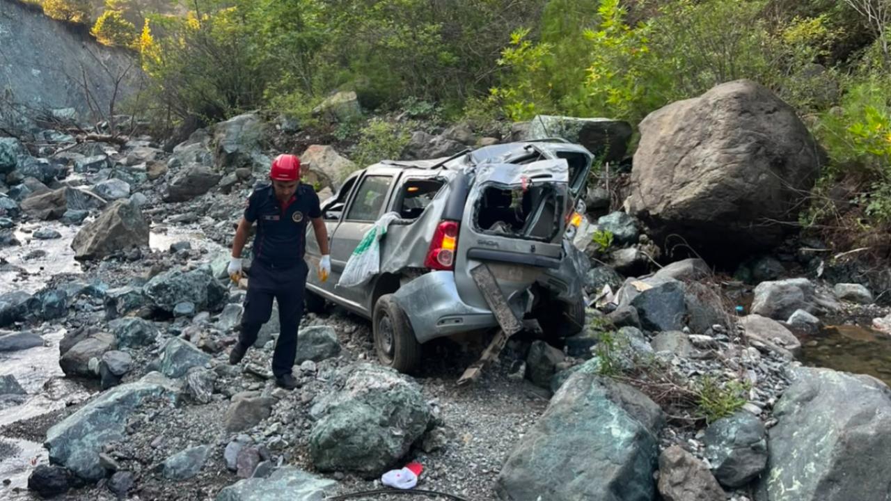 Osmaniye'de otomobil uçuruma devrildi: 1 kişi hayatını kaybetti Osmaniye'de otomobil uçuruma devrildi: 1 kişi hayatını kaybetti