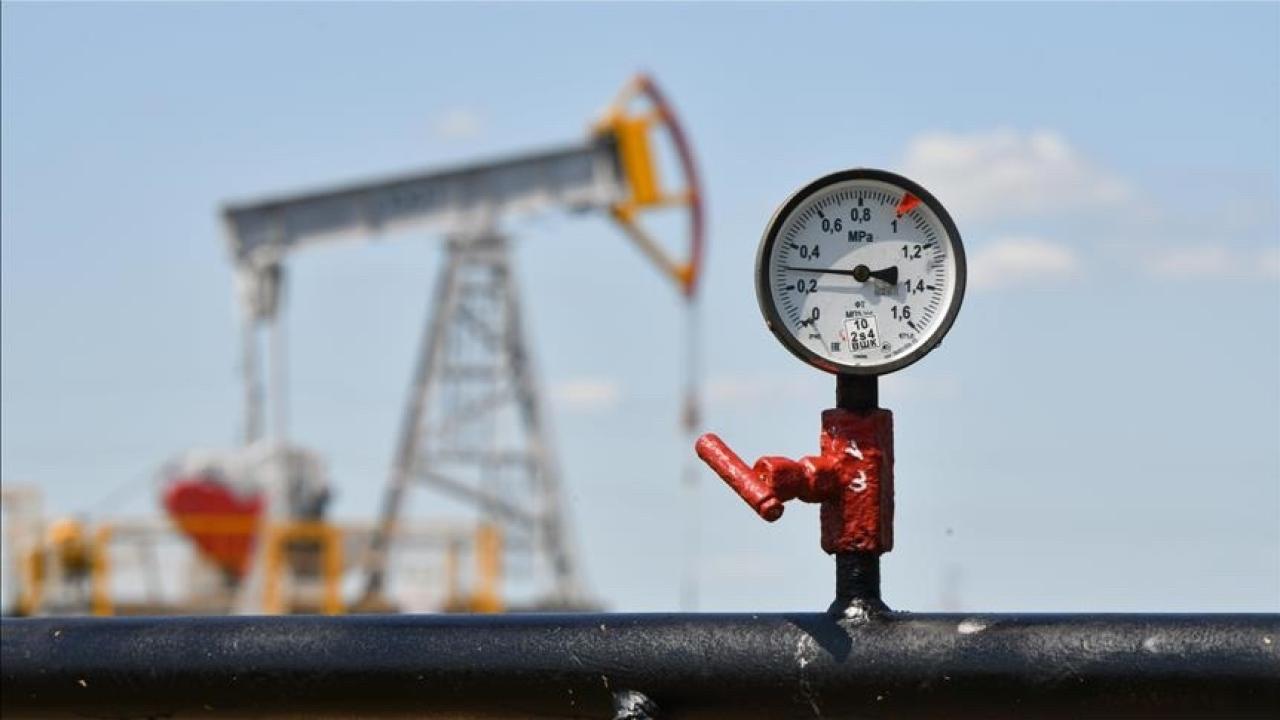 Brent petrol varil fiyatı 93,40 dolara düştü: Arz endişeleri azaldı