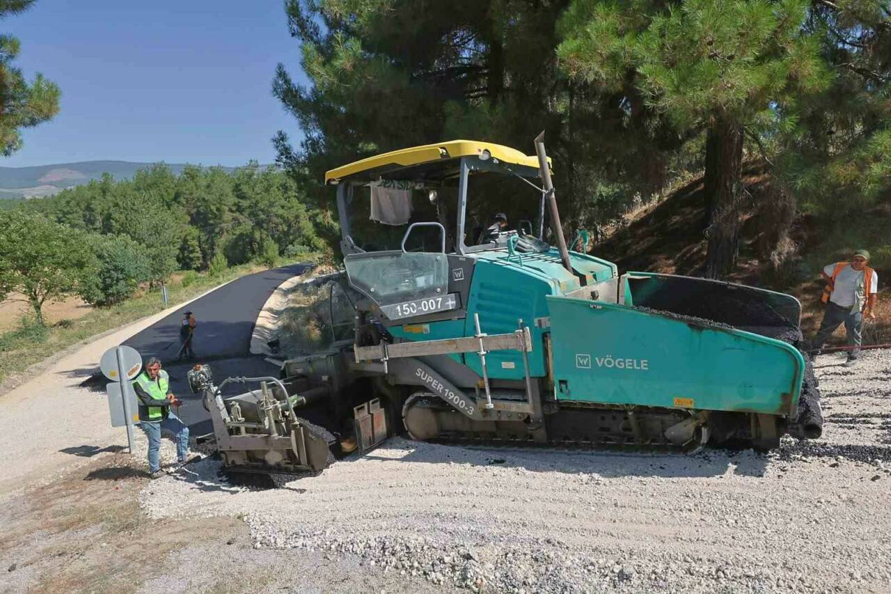 Bursa Büyükşehir Belediyesi, Orhaneli'nde 1.500 metrelik yolu yeniledi