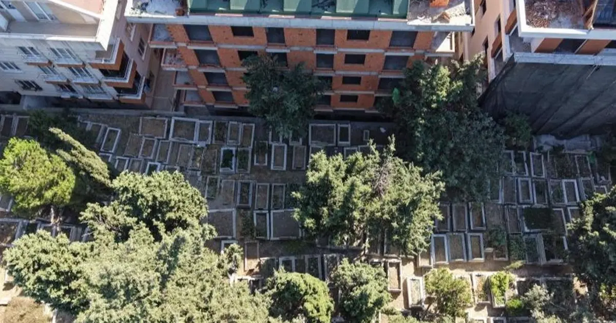 Kentsel dönüşümde mezarlık manzaralı daireler inşa ediliyor