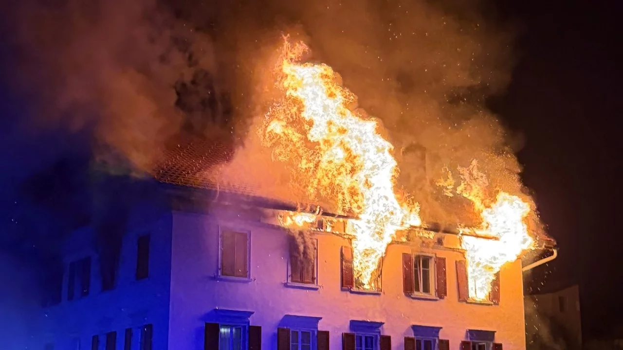 Thusis'teki restoranda yangın: 8 yaralı, 5 kayıp Thusis'teki restoranda yangın: 8 yaralı, 5 kayıp