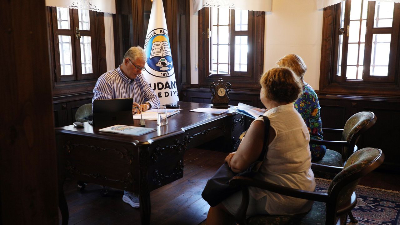 Mudanya'da Açık Kapı buluşmaları: Başkan Dalgıç sorunları dinliyor Mudanya'da Açık Kapı buluşmaları: Başkan Dalgıç sorunları dinliyor