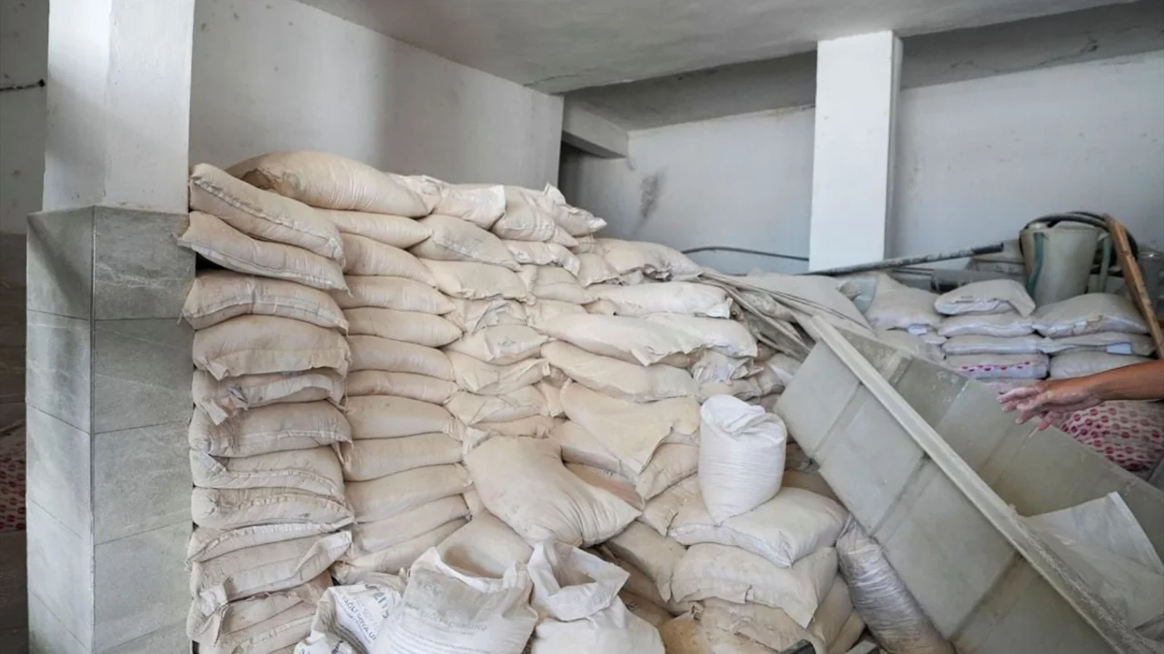 Tarsus'ta hijyen denetimi: 30 ton un imha edildi Tarsus'ta hijyen denetimi: 30 ton un imha edildi