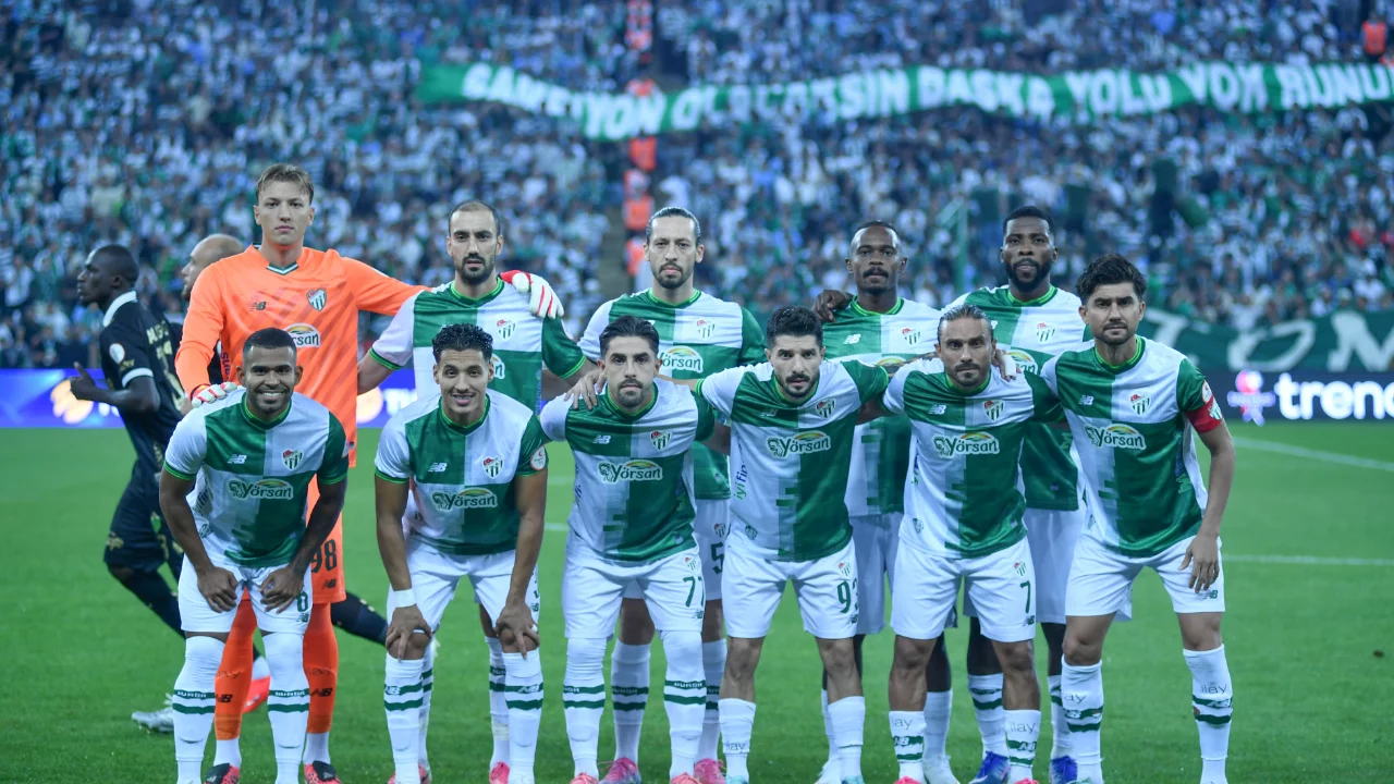 Bursaspor'un ilk 11'i belli oldu: Karagümrük maçı için sahada