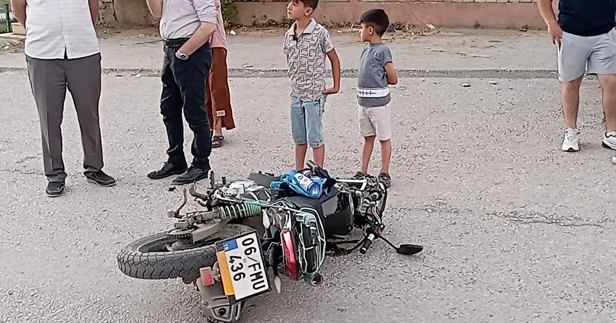 Tokat’ta 14 yaşındaki sürücünün otomobiliyle motosiklet çarpıştı: 1 yaralı Tokat’ta 14 yaşındaki sürücünün otomobiliyle motosiklet çarpıştı: 1 yaralı