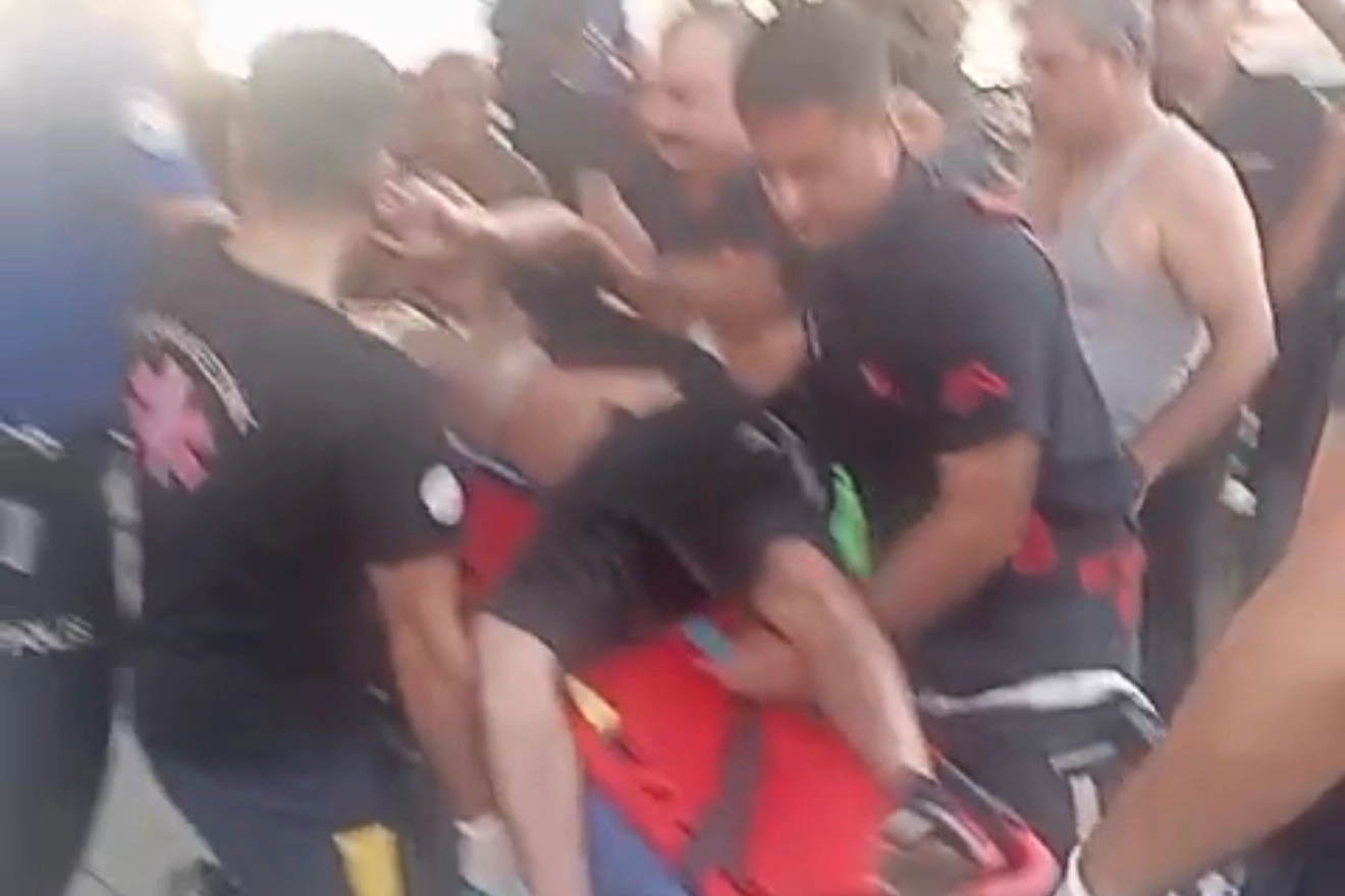 Mersin'de kanala düşen genç, arkadaşı ve itfaiye tarafından kurtarıldı