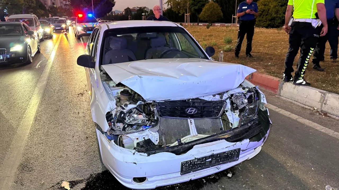Uşak'ta trafik kazasında 3 kişi yaralandı: Çocuk da var