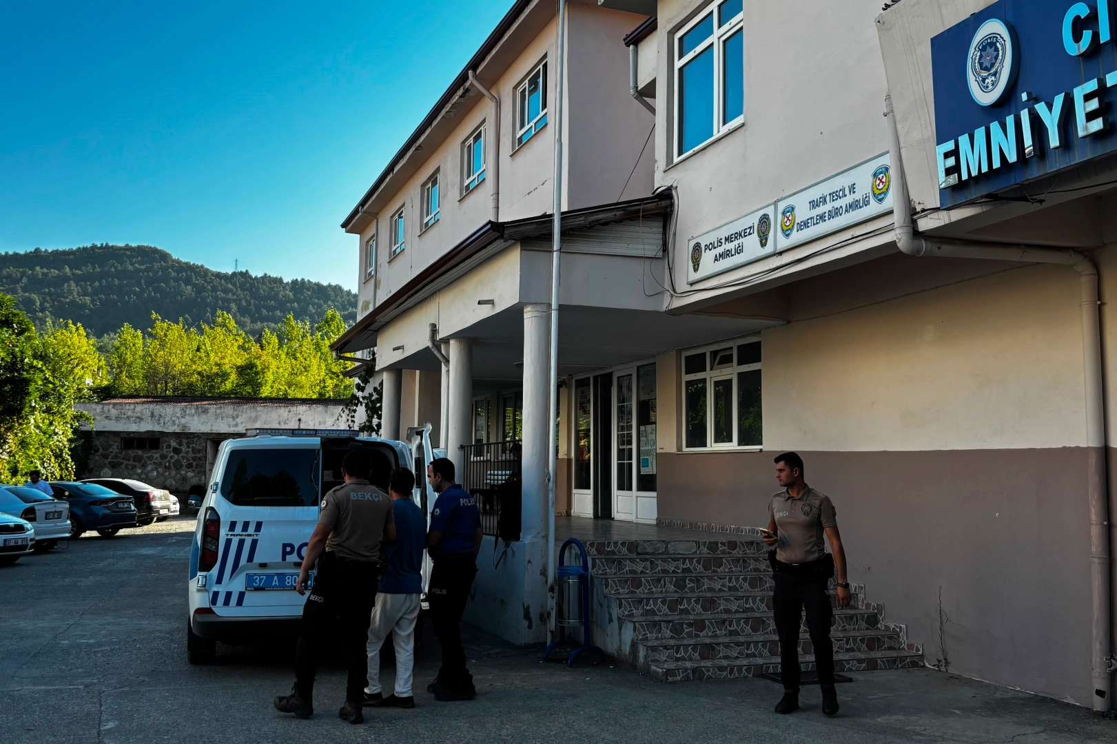 Cide'de silahlı kavga: Pompalı tüfekle ateş açan İ.D. tutuklandı