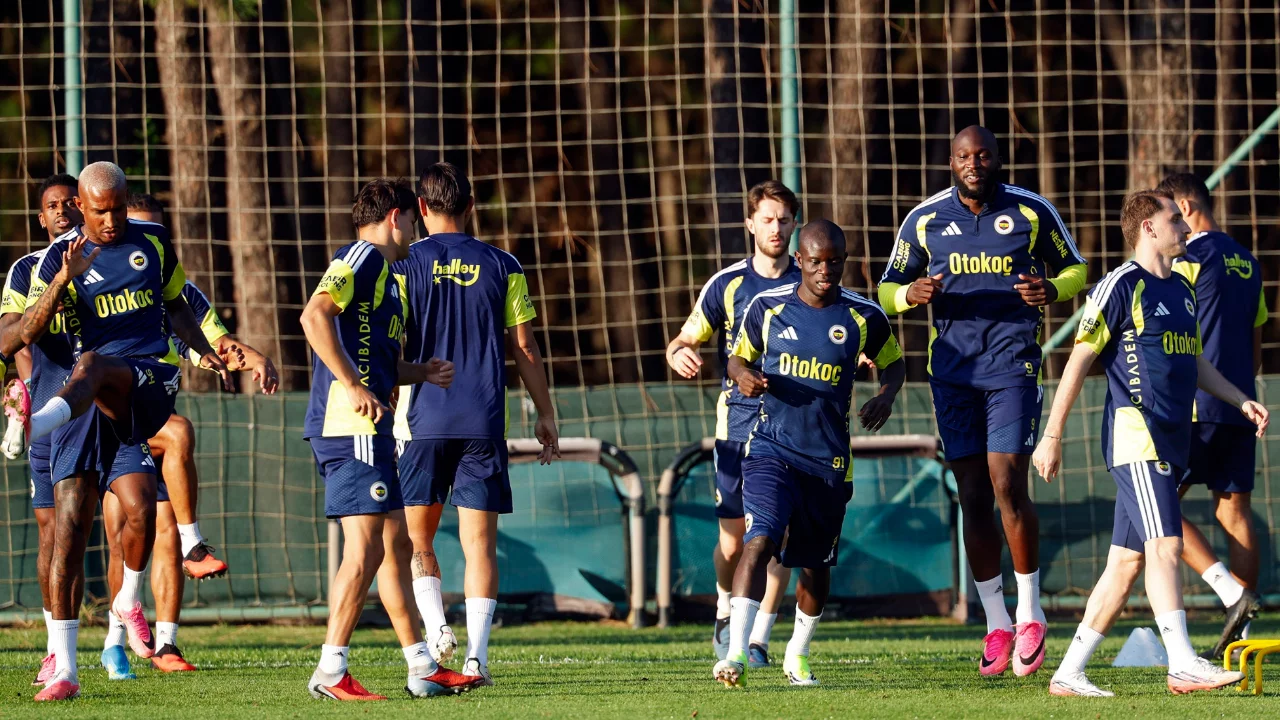 Fenerbahçe, Konyaspor maçı öncesi antrenmanını tamamladı