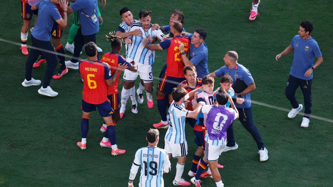 FIFA, 2026 Dünya Kupası finalinde Arjantinli futbolculara ceza verdi FIFA, 2026 Dünya Kupası finalinde Arjantinli futbolculara ceza verdi