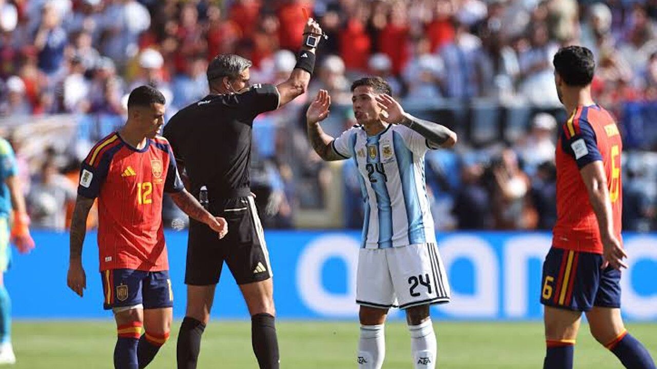FIFA, Arjantinli yıldızlara 10 ve 7 maç men cezası verdi
