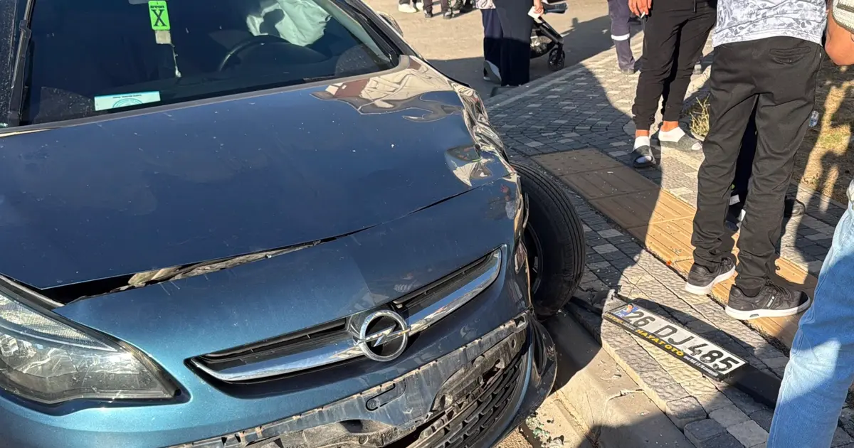 Eskişehir'de otomobil ve minibüs çarpıştı: 8 kişi yaralandı