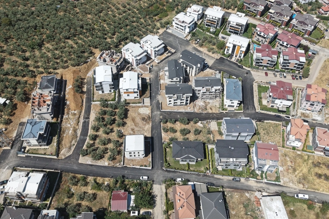 Gemlik Belediyesi, Umurbey Mahallesi'ne 2 bin 700 ton asfalt serdi Gemlik Belediyesi, Umurbey Mahallesi'ne 2 bin 700 ton asfalt serdi