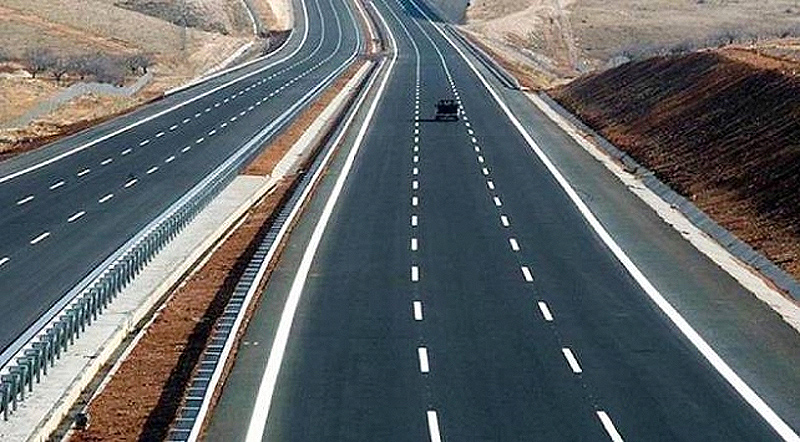 Bursa'da TEM Otoyolu'nda üstyapı çalışmaları nedeniyle trafik akışı değişiyor