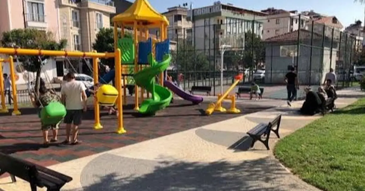 Mahalle muhtarı, parkların tahrip edilmesine sert tepki gösterdi