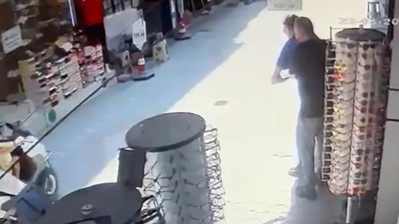 Orhangazi'de esnaf, kuryenin hayatını Heimlich manevrasıyla kurtardı