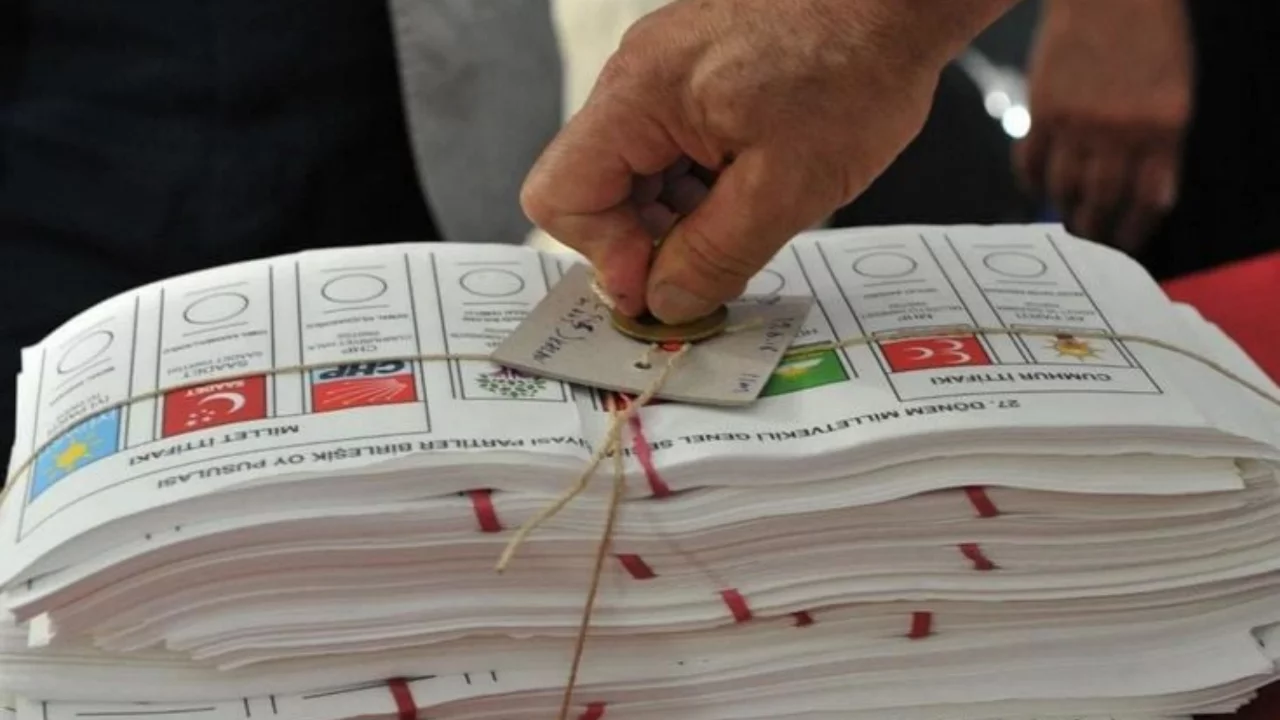 Gelecek Partisi, 180 delegeden 164'ünün oyuyla feshedildi