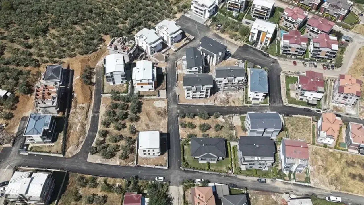 Ulaşımda yeni dönem: Umurbey'de 11 caddeye asfalt
