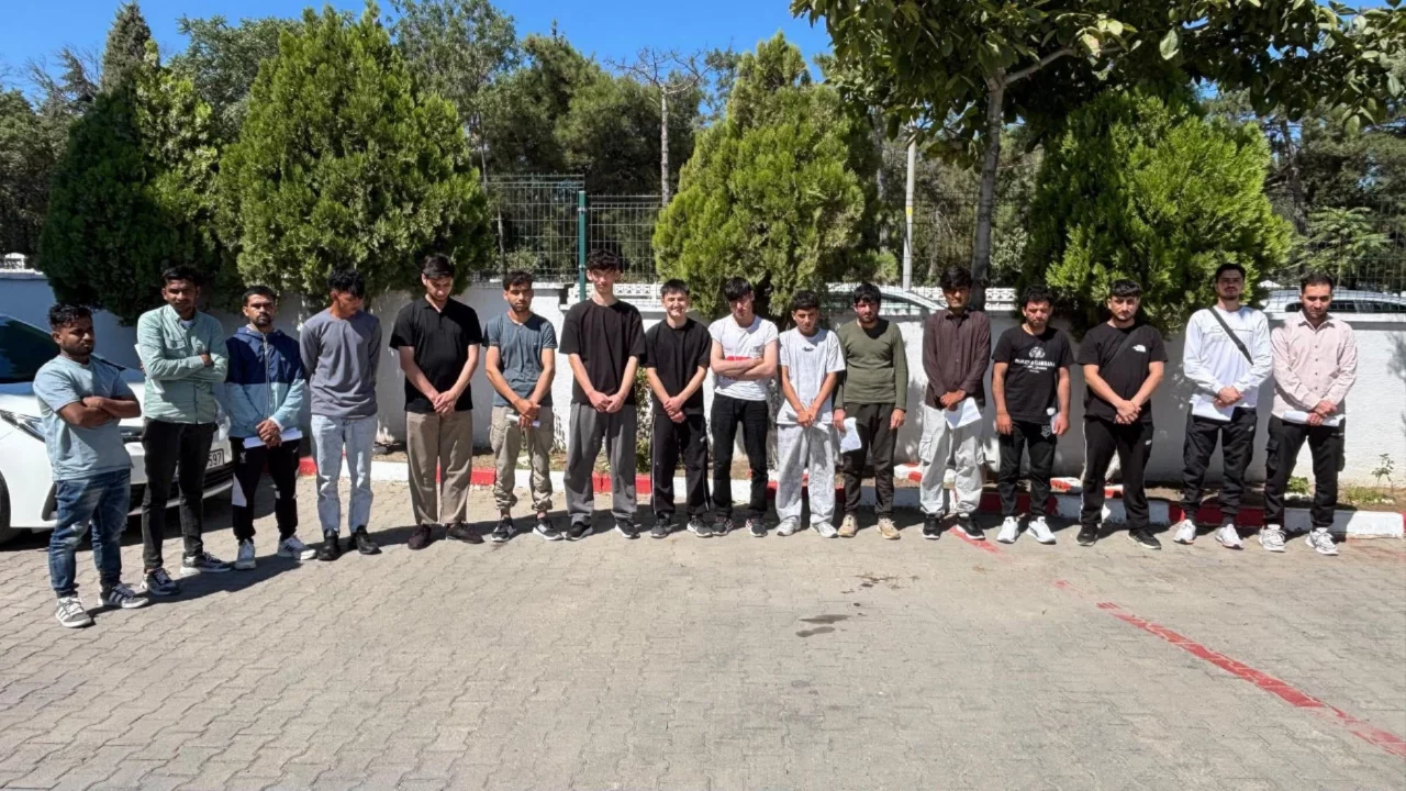 Uzunköprü'de Düzensiz Göçmen Operasyonu: 16 Kişi Yakalandı