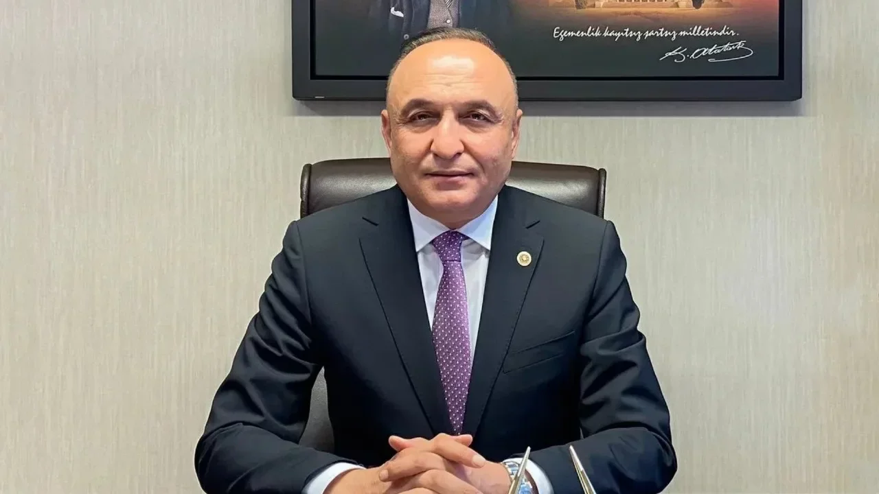 Bıçaklı saldırıya uğrayan Melih Meriç, İstanbul'da entübe edildi