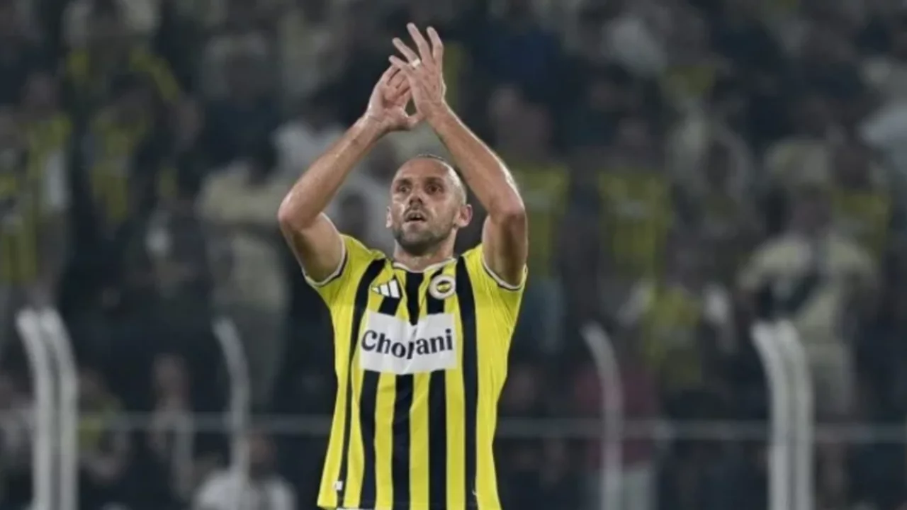 Vedat Muriqi, Fenerbahçe ile 6 yıl sonra gol sevinci yaşadı Vedat Muriqi, Fenerbahçe ile 6 yıl sonra gol sevinci yaşadı