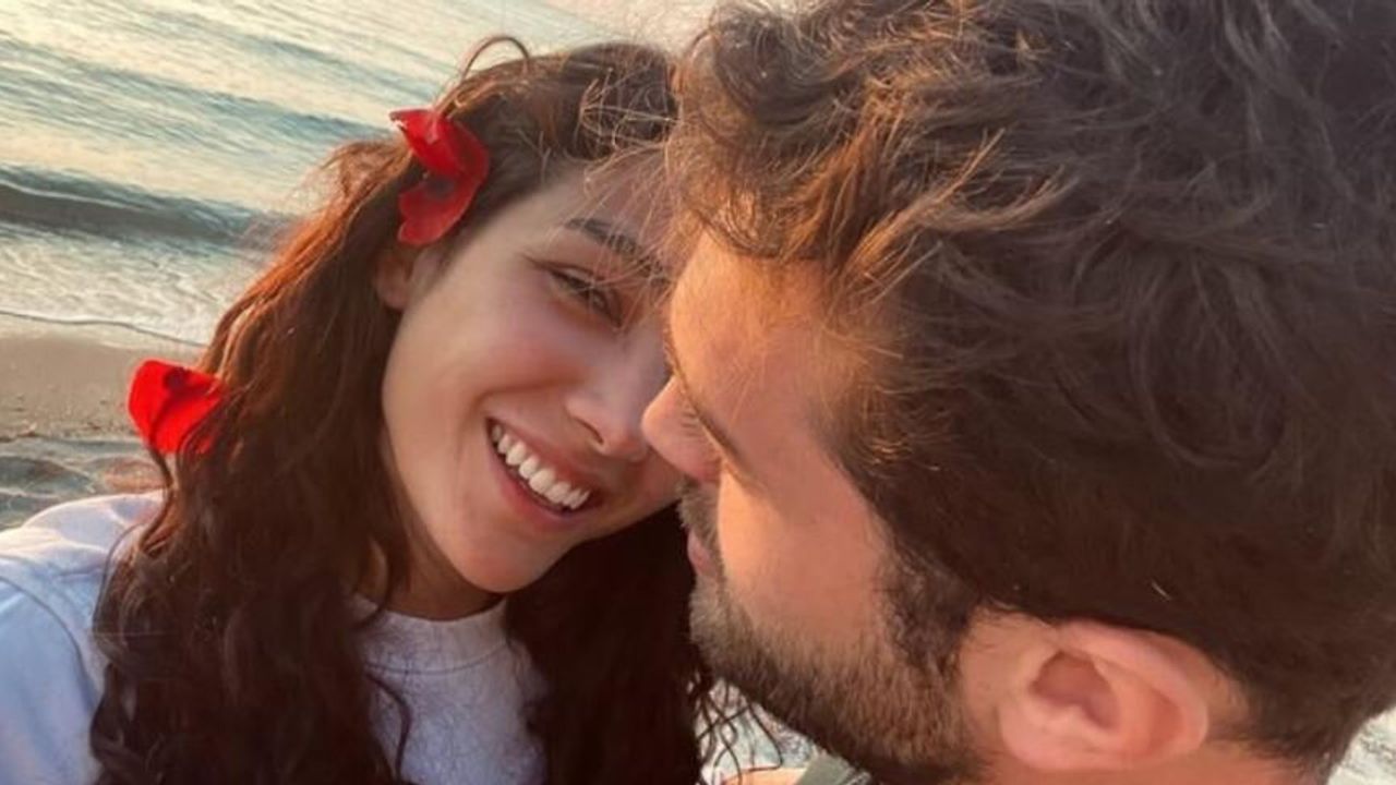 Ünlü çift Aybüke Pusat ve Furkan Andıç tatilde romantik anlar yaşadı Ünlü çift Aybüke Pusat ve Furkan Andıç tatilde romantik anlar yaşadı