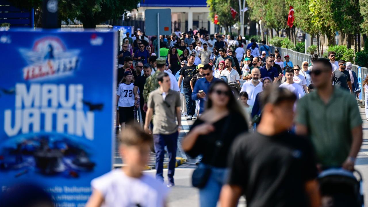 Gölcük’te TEKNOFEST Mavi Vatan’a ilgi: Ziyaretçiler akın etti