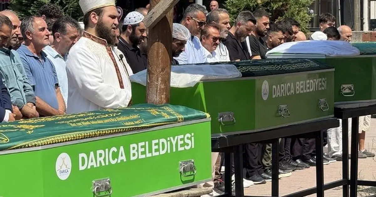 Üç kardeşin cenazesi Kocaeli'de toprağa verildi: Belinay'ın doğum günü