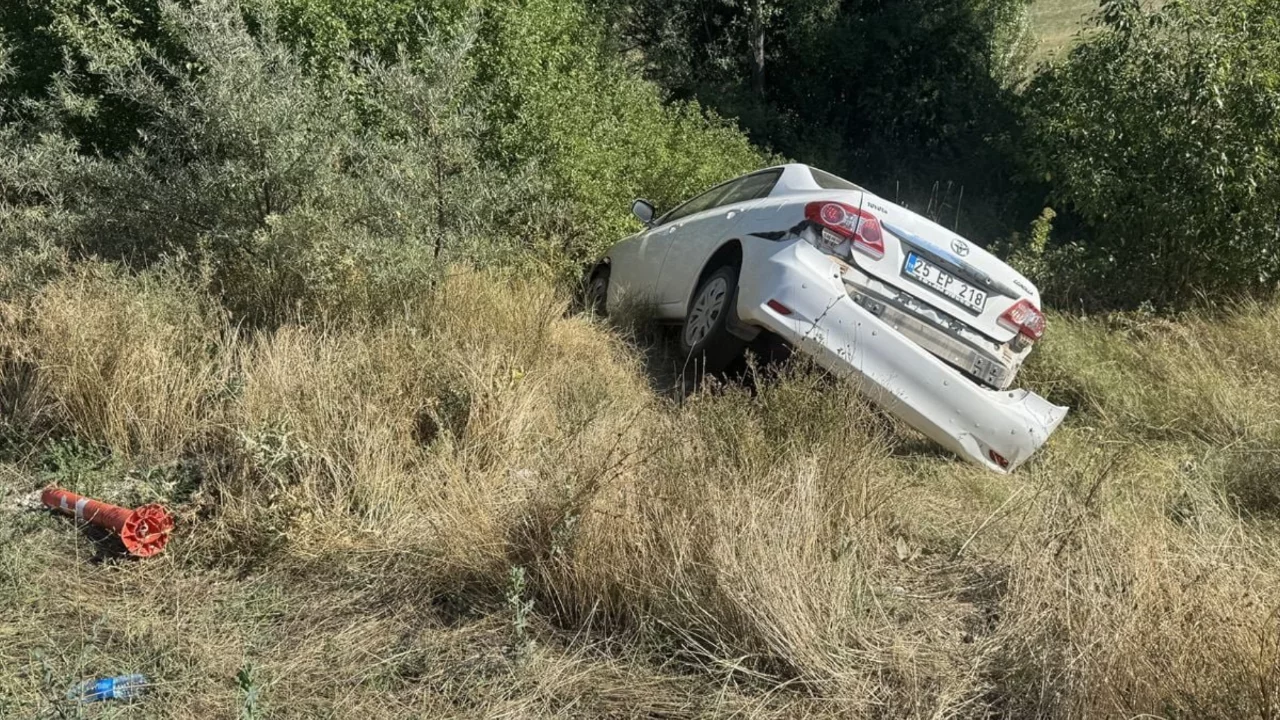 Erzurum'da otomobil şarampole devrildi: 5 kişi yaralandı
