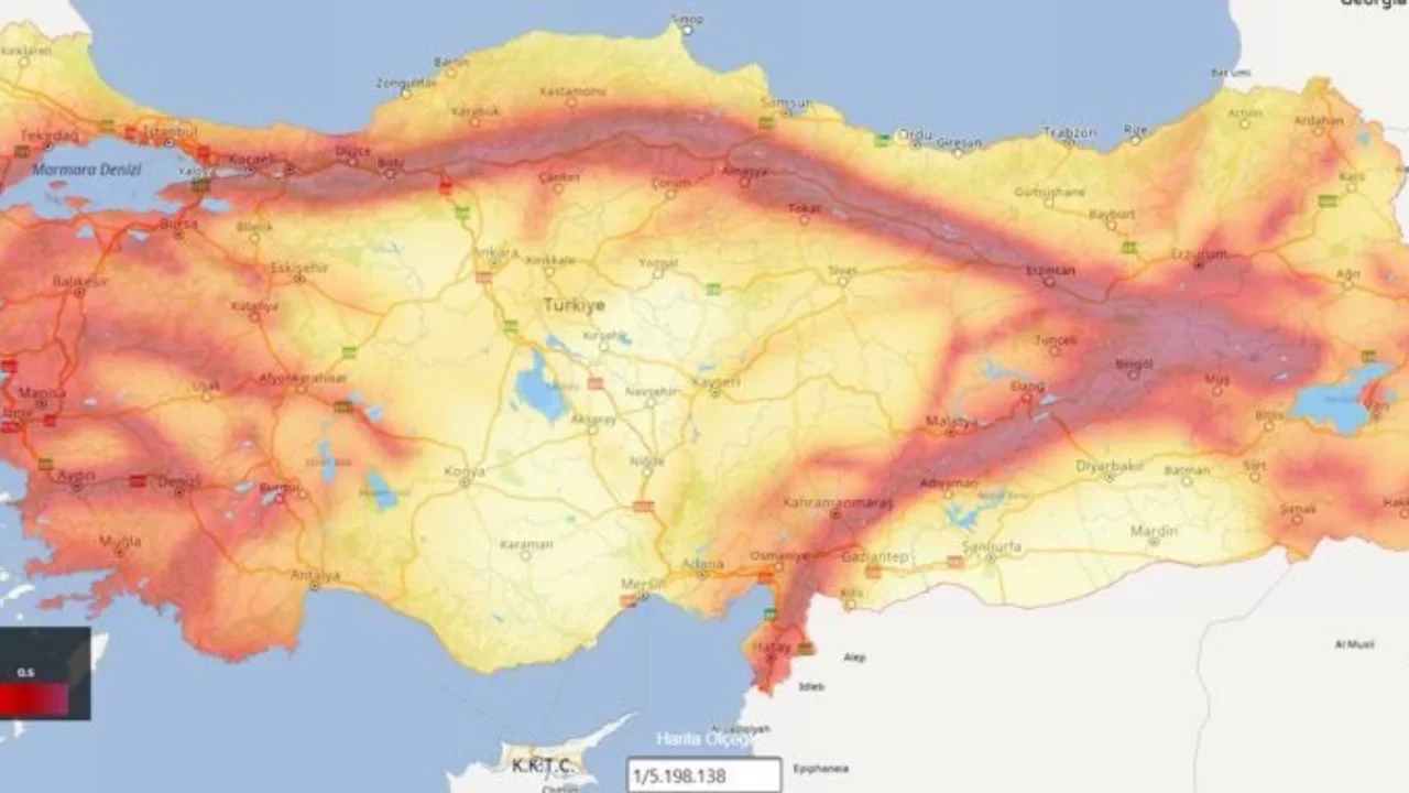 Deprem haritası güncellendi: Türkiye genelinde 700 diri fay Deprem haritası güncellendi: Türkiye genelinde 700 diri fay