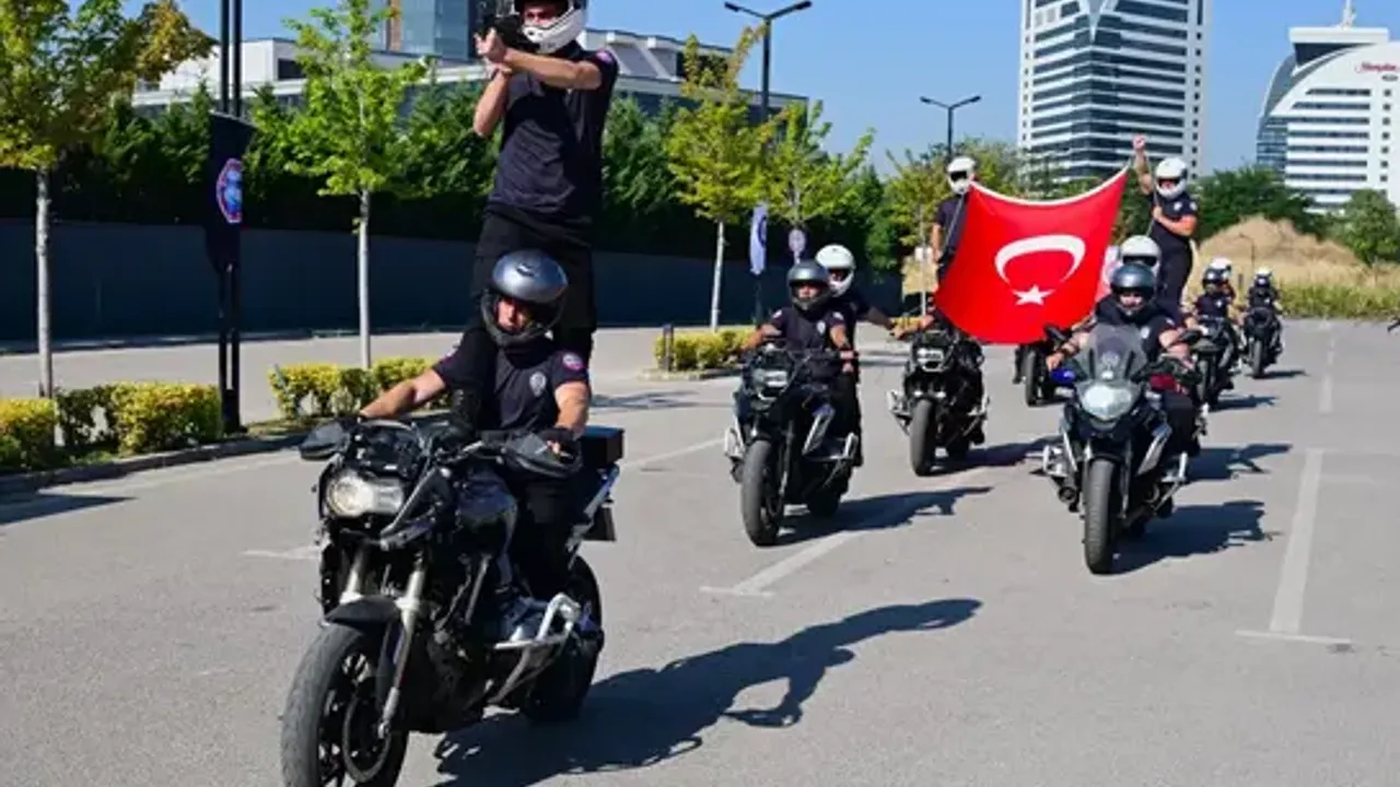 Bursa'da yeni motosikletli polis timleri göreve başladı: Huzur için devriye