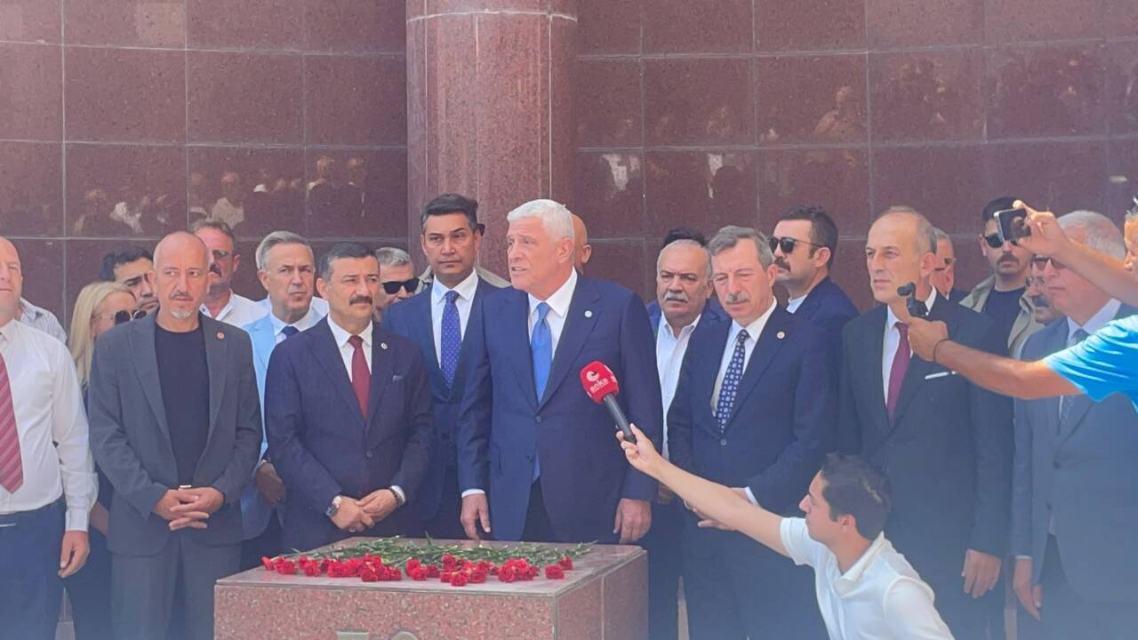 İYİ Parti Genel Başkanı Dervişoğlu, Bursa'da Celal Bayar'ın mezarını ziyaret etti