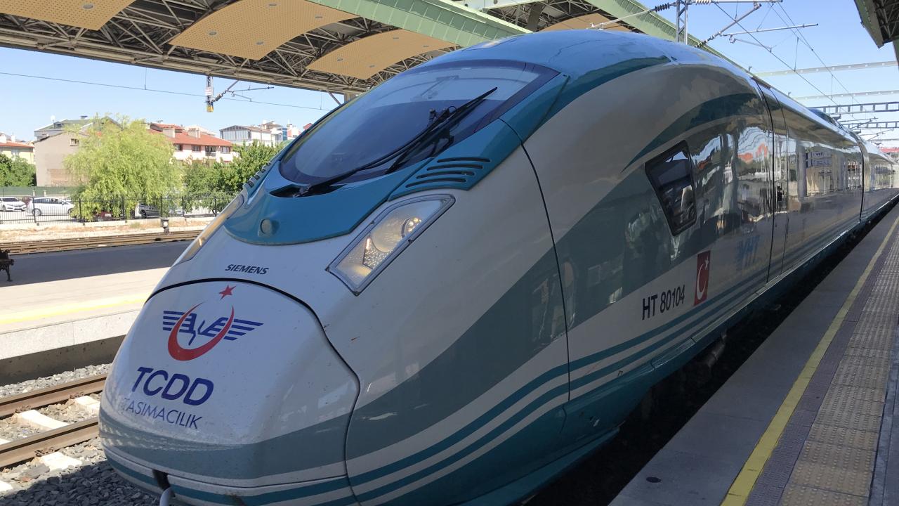 Uraloğlu: Yüksek Hızlı Tren Hattı 15 Yılda 22,8 Milyon Yolcu Taşıdı