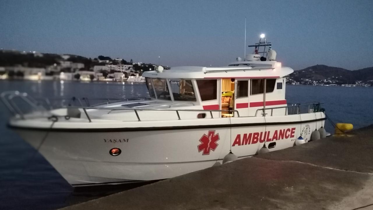Yunanistan'da apandisit geçiren çocuk, deniz ambulansıyla Bodrum'a sevk edildi