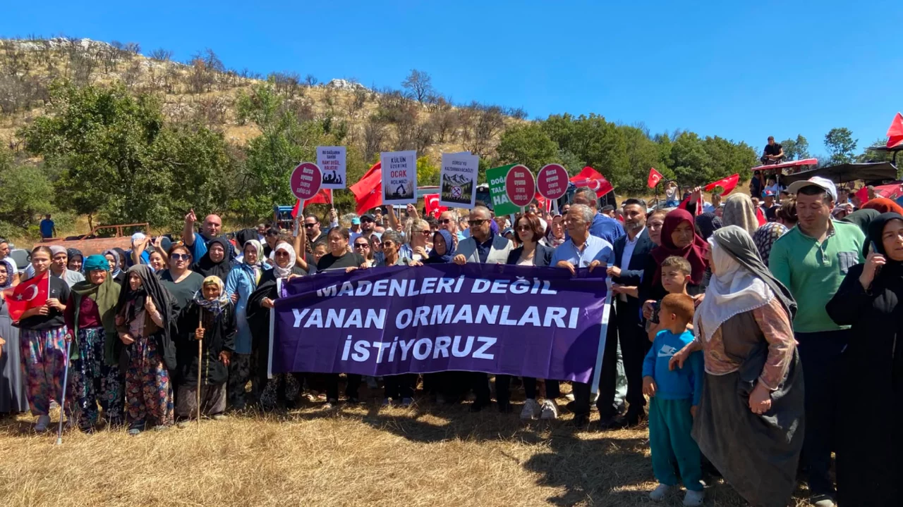 Gürsu'da Madencilik Faaliyetlerine Protesto: Mahalleli Tepki Gösterdi Gürsu'da Madencilik Faaliyetlerine Protesto: Mahalleli Tepki Gösterdi