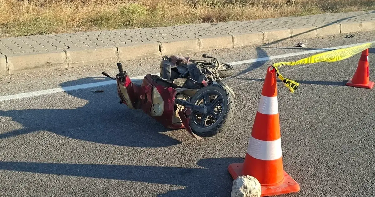 Kütahya'da otomobilin çarptığı elektrikli bisiklet sürücüsü hayatını kaybetti
