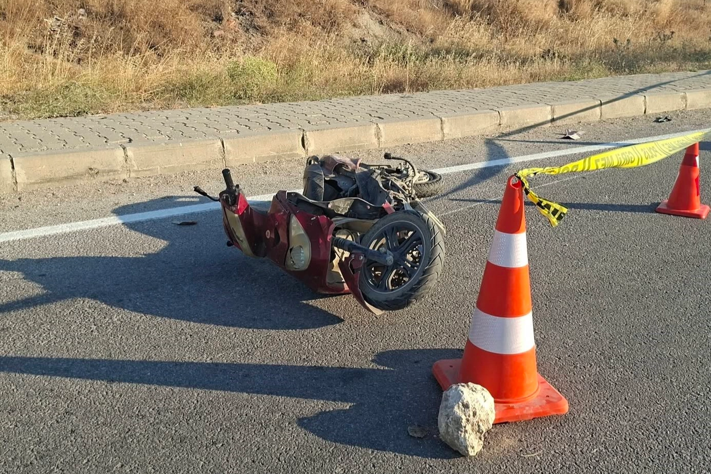 Kütahya'da otomobilin çarptığı elektrikli bisiklet sürücüsü hayatını kaybetti Kütahya'da otomobilin çarptığı elektrikli bisiklet sürücüsü hayatını kaybetti