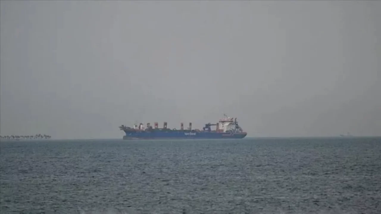 Hürmüz Boğazı'ndan petrol ihracatı tehlikede: İran'dan uyarı