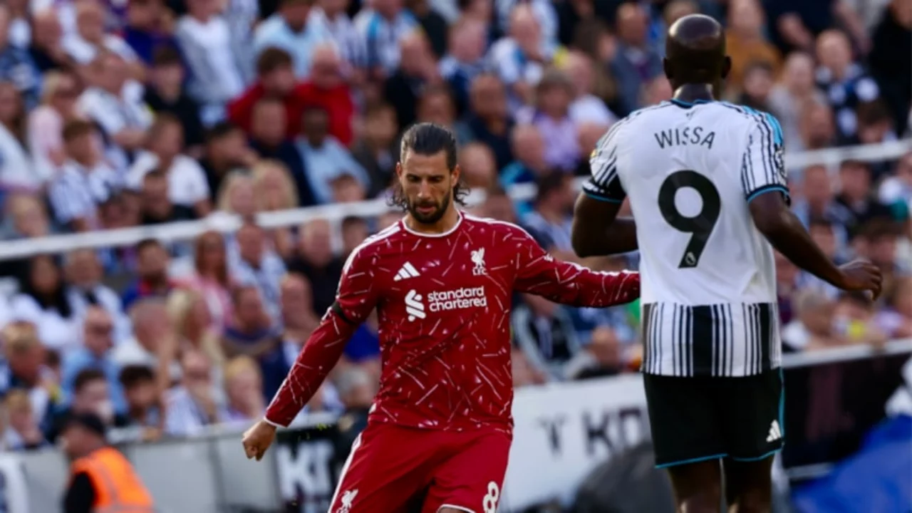 Liverpool, Newcastle United ile 2-2 berabere kalarak lige 1 puanla başladı