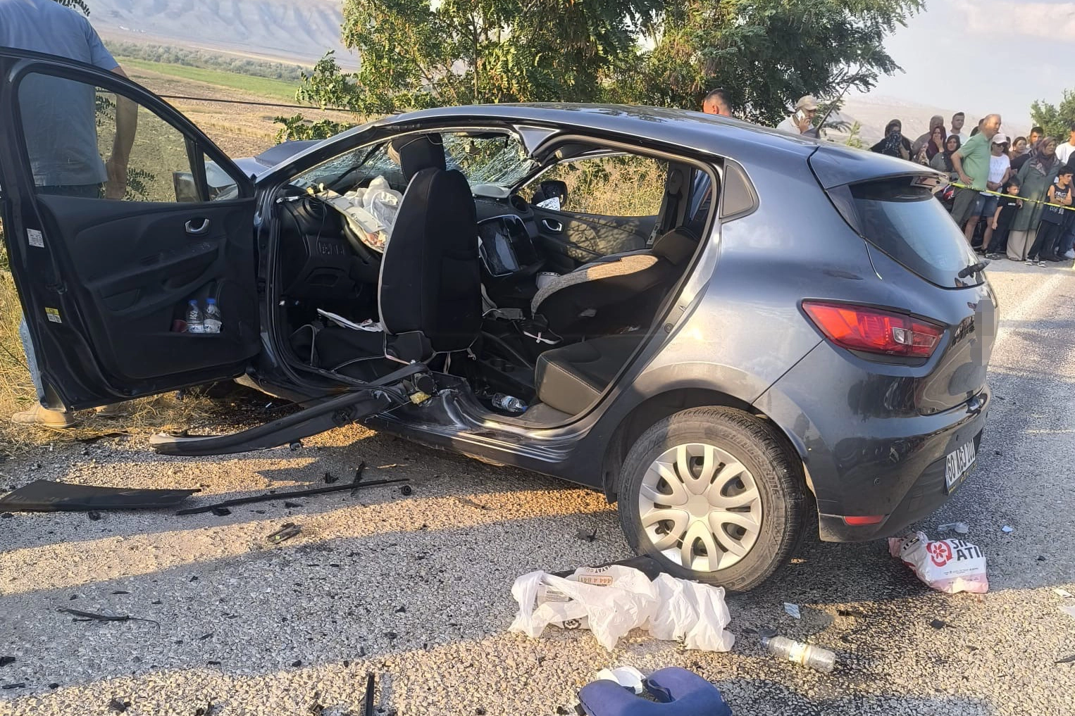 Çankırı'da iki otomobil çarpıştı: 1 kişi hayatını kaybetti, 6 yaralı