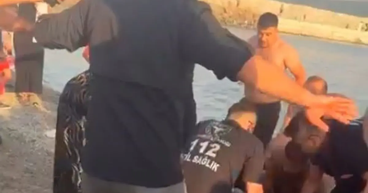 Van Gölü'nde 4 yaşındaki Y.S. boğularak hayatını kaybetti Van Gölü'nde 4 yaşındaki Y.S. boğularak hayatını kaybetti