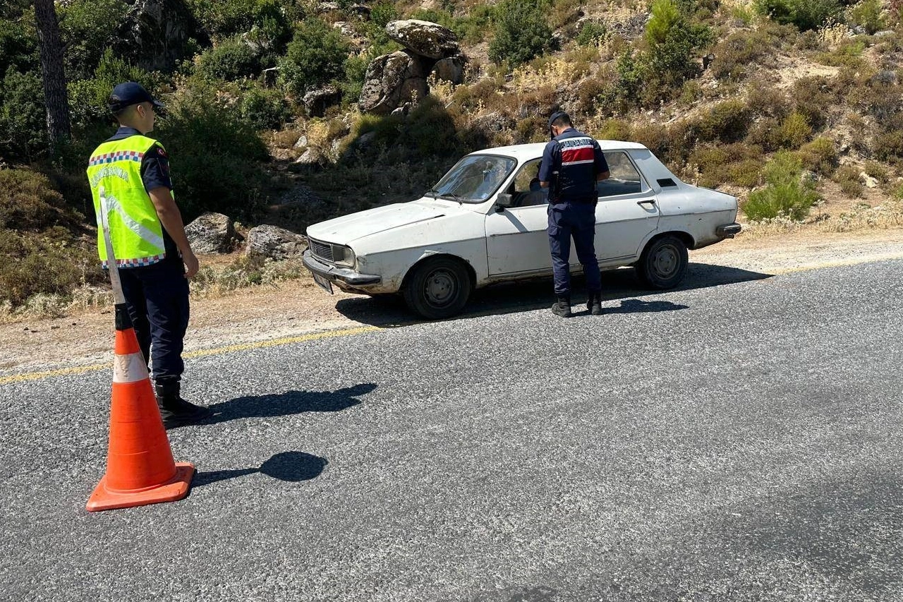 Jandarma operasyonu: Aydın'da 28 aranan şahıs ele geçirildi