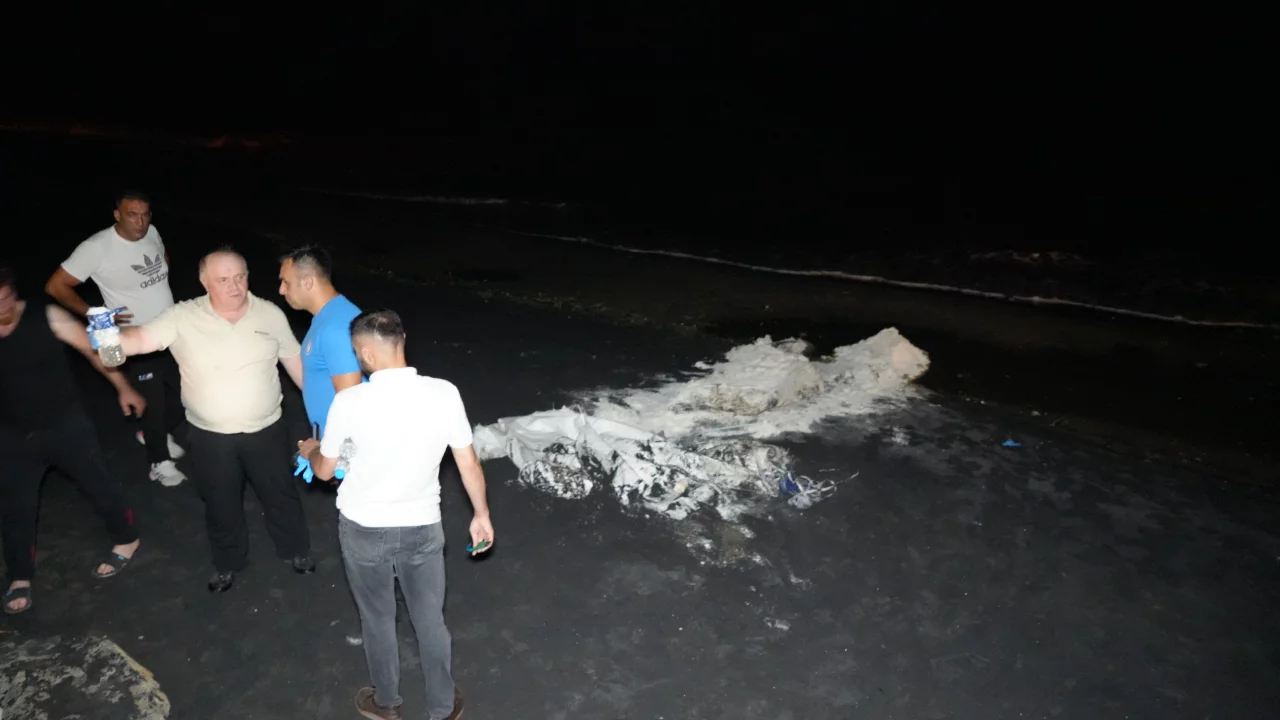 Samsun İncesu sahilinde şüpheli madde alarmı: Ekipler inceleme başlattı