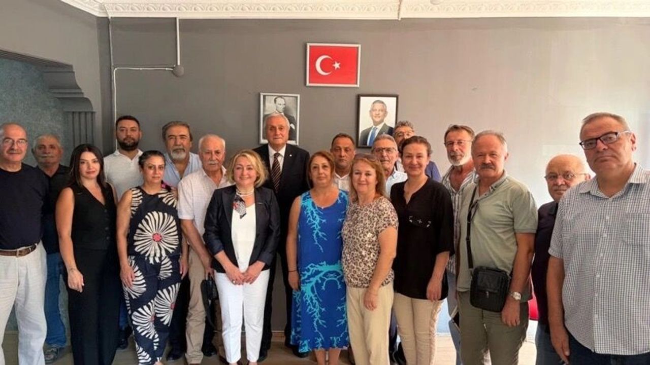 Bozüyük'te CHP'li Belediye Başkanı Mehmet Talat Bakkalcıoğlu istifa etti Bozüyük'te CHP'li Belediye Başkanı Mehmet Talat Bakkalcıoğlu istifa etti
