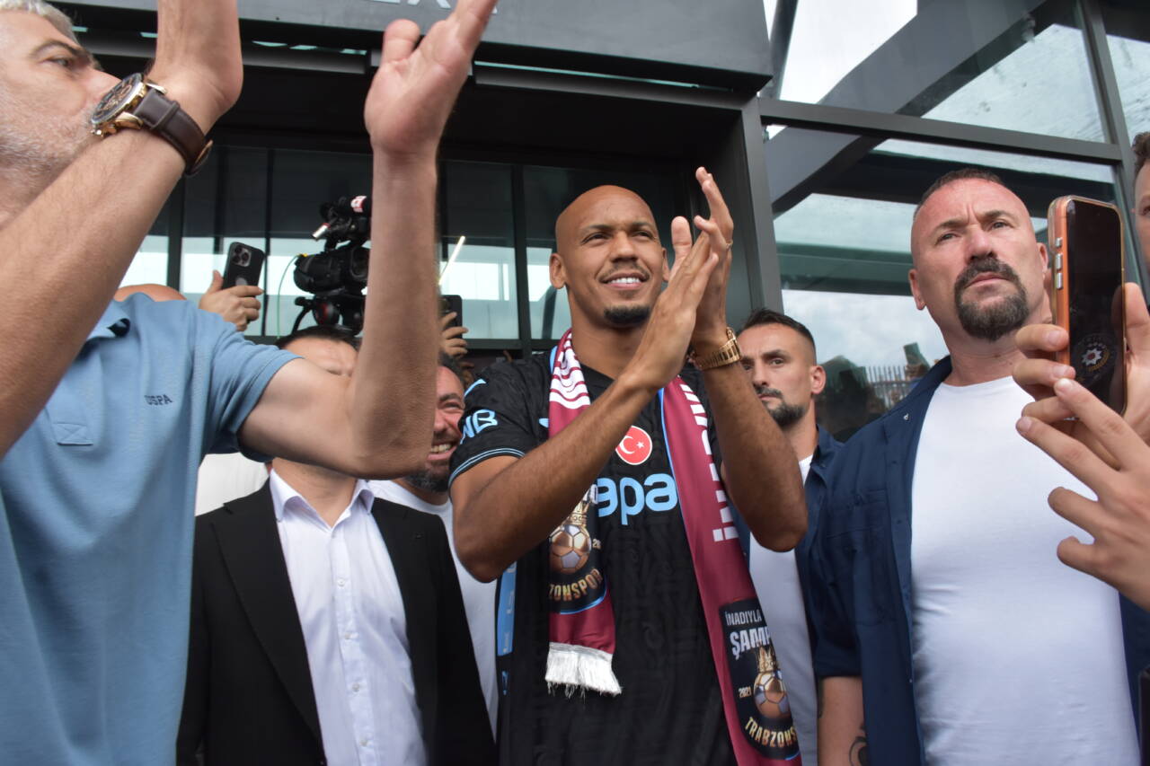 Fabinho, Trabzonspor'a transfer oldu; taraftar coştu