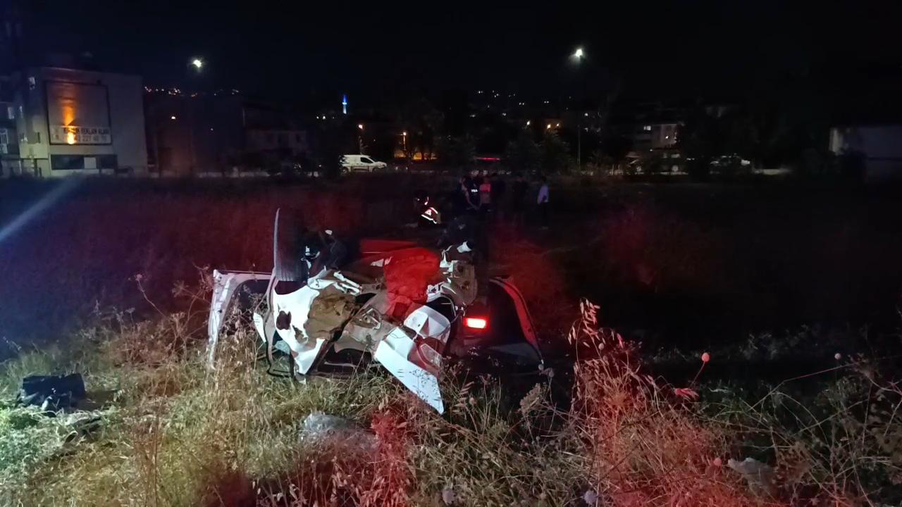 Bursa'da kontrolden çıkan araç takla attı: 5 kişi yaralandı