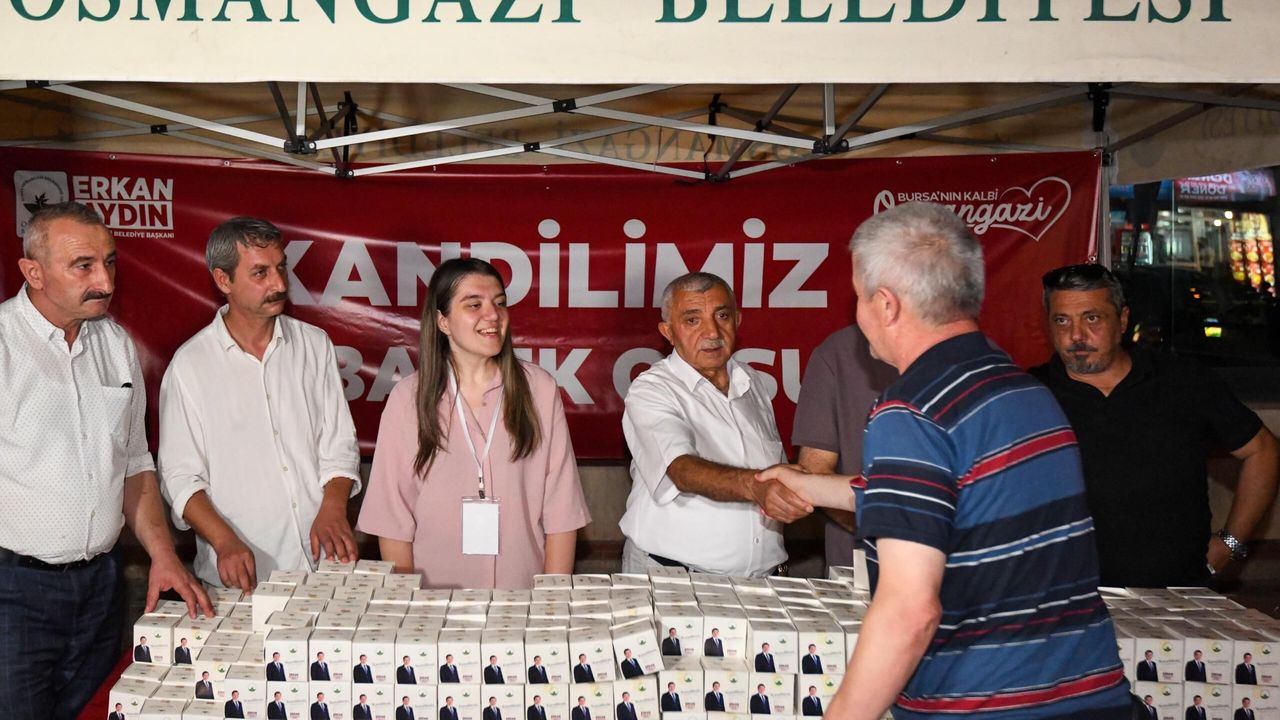 Osmangazi Belediyesi, Mevlit Kandili'nde 5000 kandil simidi dağıttı Osmangazi Belediyesi, Mevlit Kandili'nde 5000 kandil simidi dağıttı